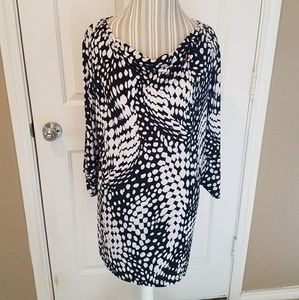 2/$25 Susan Graver Liquid Knit Black & White L